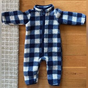 BABY COLD SUIT SIZE 6 MOS